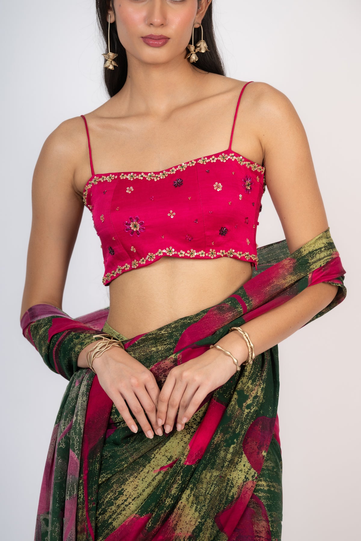 Gulaaboo Saree