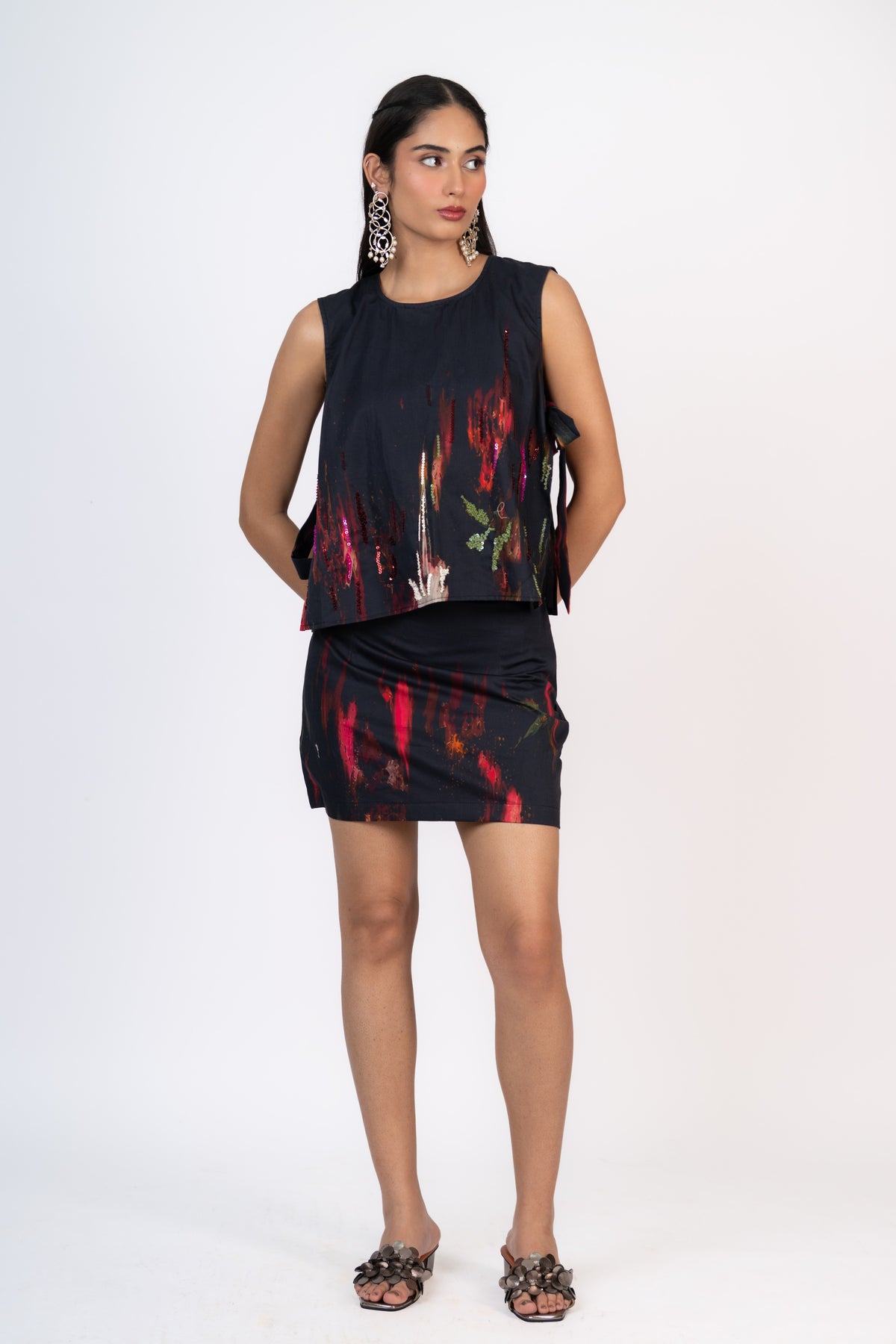 Raaz Apron Set